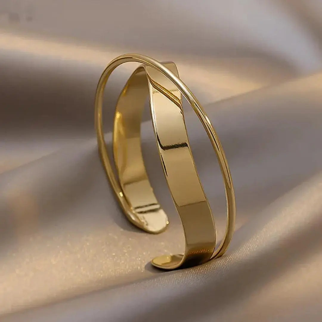 Classic Gold Bracelet 0