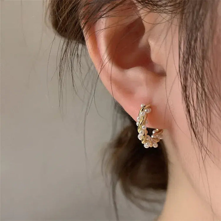 Elegant Round Pearl Earrings 1