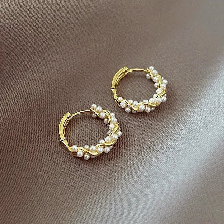 Elegant Round Pearl Earrings 3