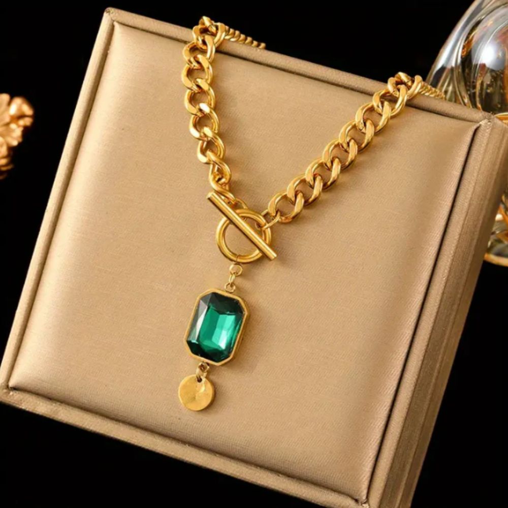 Emerald Pendant Necklace 0