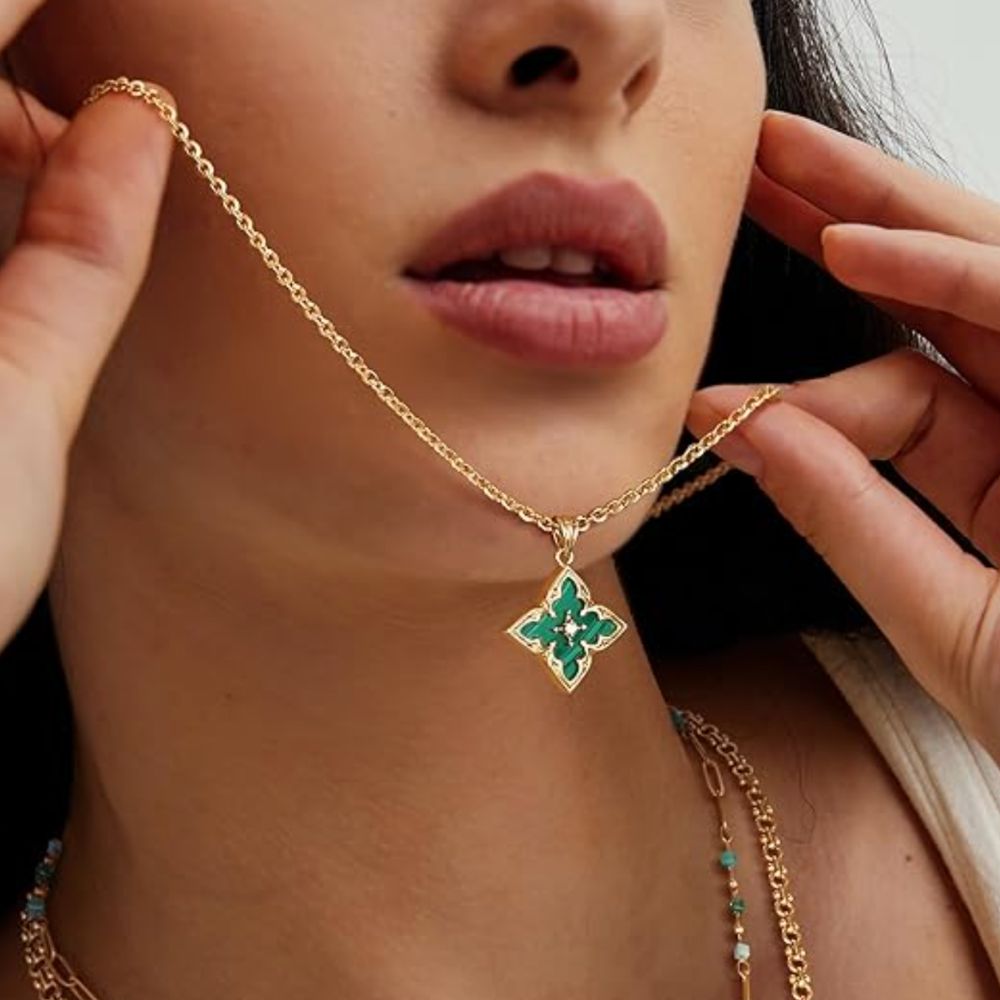 Emerald Pendant Necklace 1