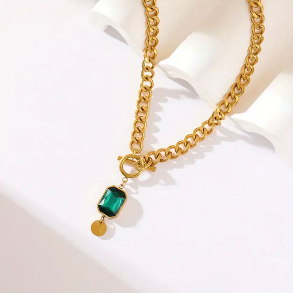 Emerald Pendant Necklace 2