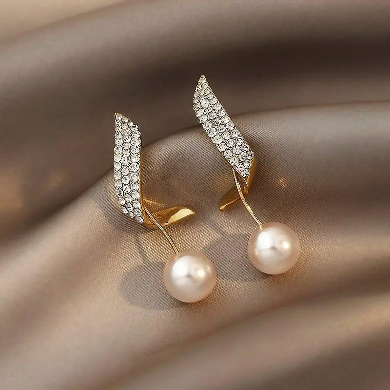 Gold Earrings with Pearls 1