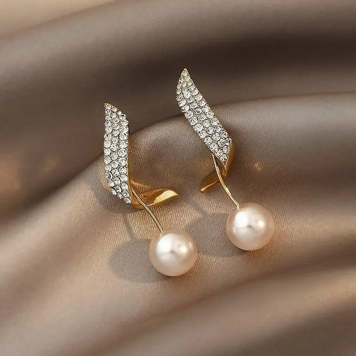 Gold Earrings with Pearls 1
