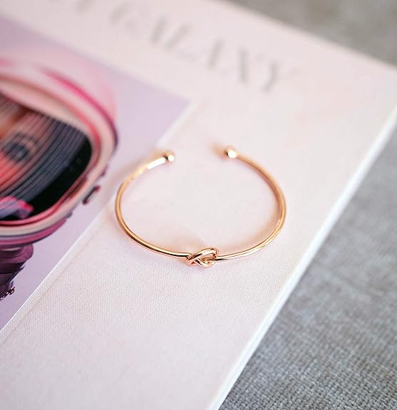 Love Knot Infinity Bracelet | Gold 3