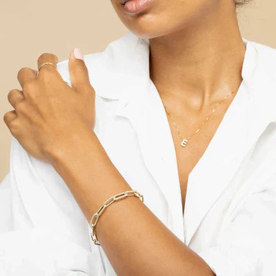 Love letter initial necklace | Gold 2