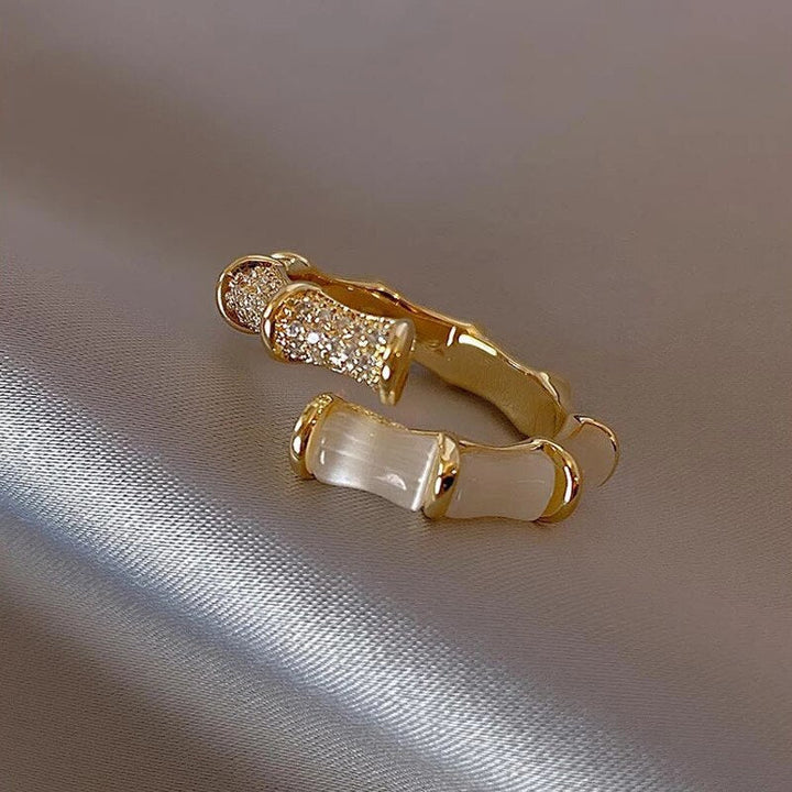 Luxury Adjustable Ring with White Opal in Gold 0