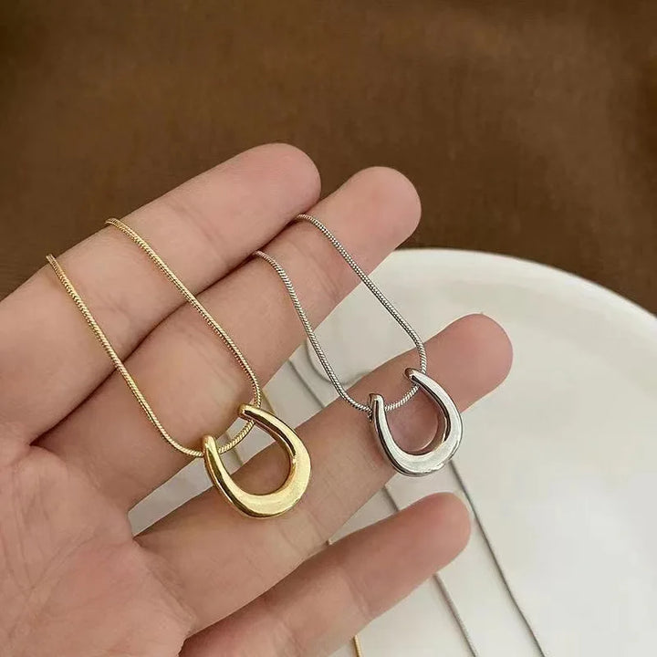 New Personality Design U Shape Horseshoe Pendant Necklace for Women Charm Stainless Steel Collarbone Chain Jewelry Gift Fastness 0