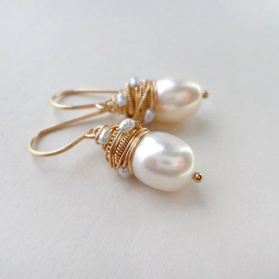 Vintage Pearl Earrings with Gold Wires 0